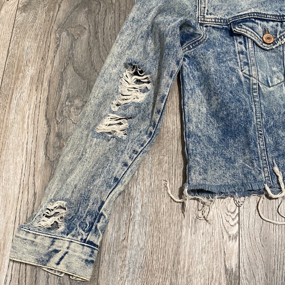 ⭕️3for$15⭕️ Denim crop jacket - Picture 5 of 13